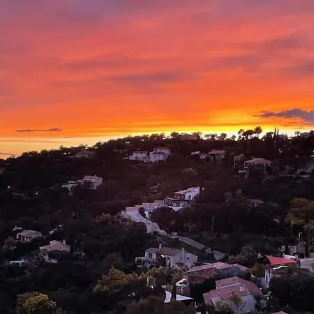 Charmant Mazet Provencal Avec Vue Mer Et Jacuzzi Prive Saint-Peïre-sur-Mer